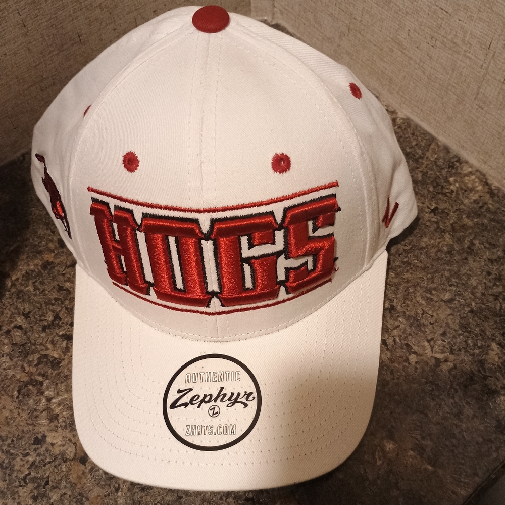 Arkansas Razorbacks Adjustable Hat, Red White, Logo, Zephyr